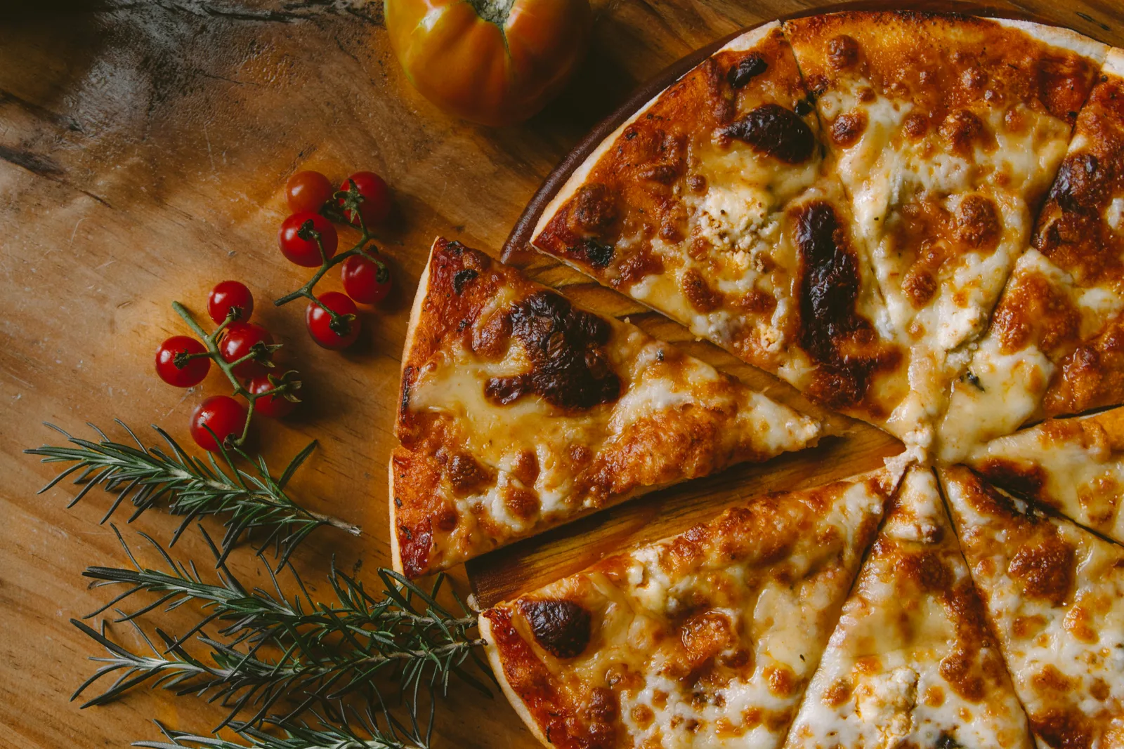 A cozy storefront dining restaurant features a welcoming street-level setup, serving fresh and tasty meals in a warm space. It offers a friendly local spot for quick lunches or relaxed dinners.